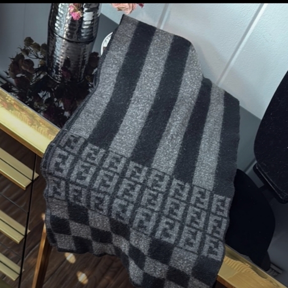 Fendi Wool Gray Checkered Scarf/ EUC - Picture 4 of 7